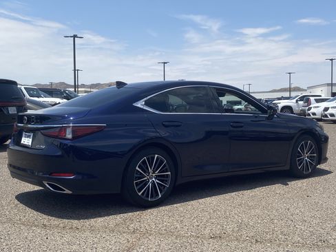 Used 2024 Lexus ES 350 w/ Premium Package FWD image 5