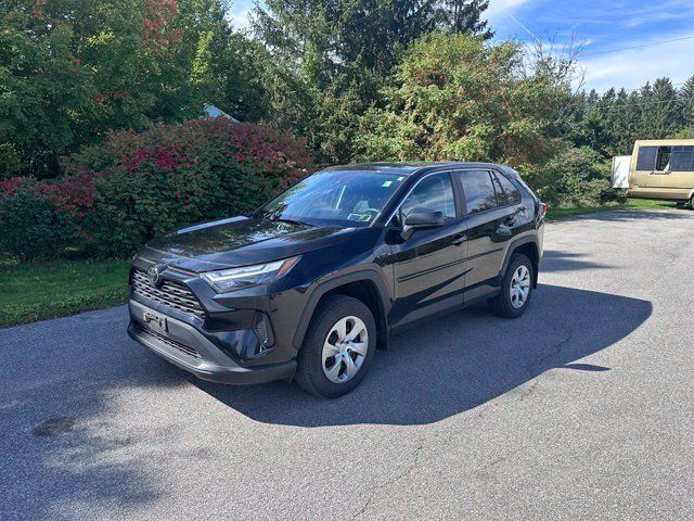 Used 2023 Toyota RAV4 LE AWD/4WD image 7