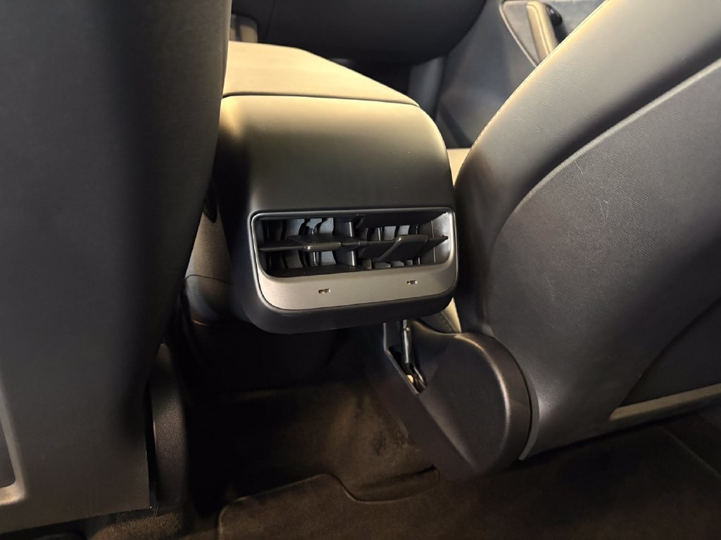 Used 2025 Tesla Model Y Long Range RWD image 25