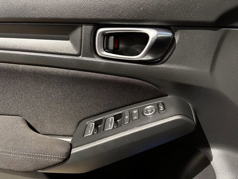 Used 2025 Honda Civic Sport image 26