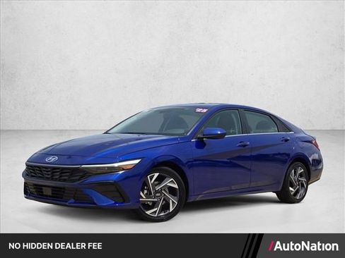 Used 2025 Hyundai Elantra SEL FWD image 1