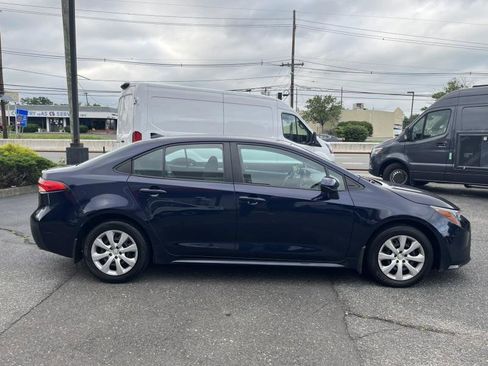 Used 2022 Toyota Corolla LE image 7