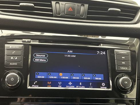 Used 2019 Nissan Rogue SV AWD/4WD image 16