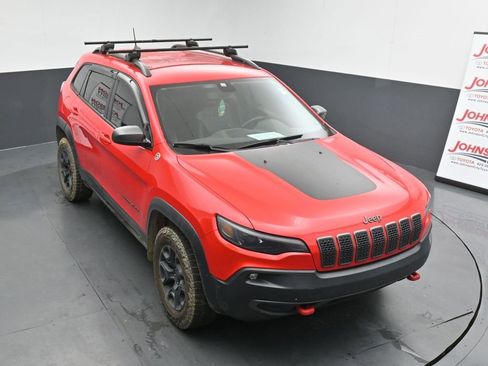Used 2019 Jeep Cherokee Trailhawk w/ Cold Weather Group image 10