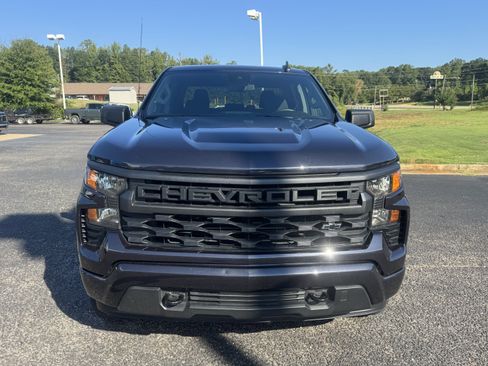 Used 2022 Chevrolet Silverado 1500 Custom image 4