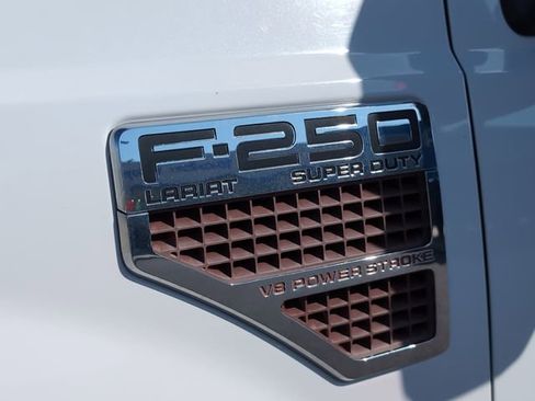 Used 2010 Ford F250 Lariat image 10