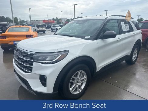 Used 2026 Ford Explorer Active w/ Active Comfort Package RWD image 3
