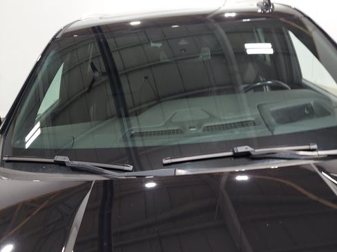 Used 2023 GMC Yukon Denali AWD/4WD image 5