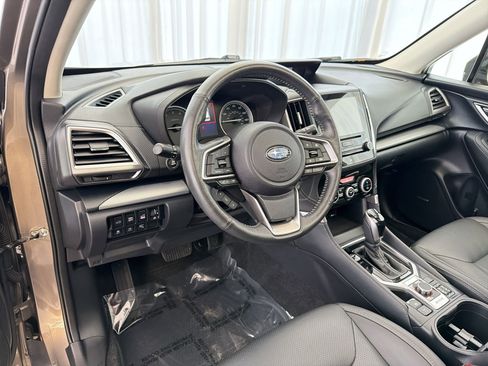 Used 2020 Subaru Forester Limited w/ Popular Package #3 image 4