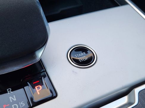 New 2026 Land Rover Range Rover Long Wheelbase SE image 15