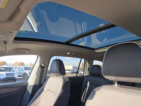 New 2026 Volkswagen Atlas SEL Premium R-Line image 9