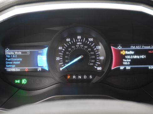 Used 2019 Ford Edge Titanium FWD image 19