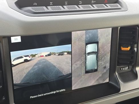 Used 2023 Ford Bronco Badlands image 27