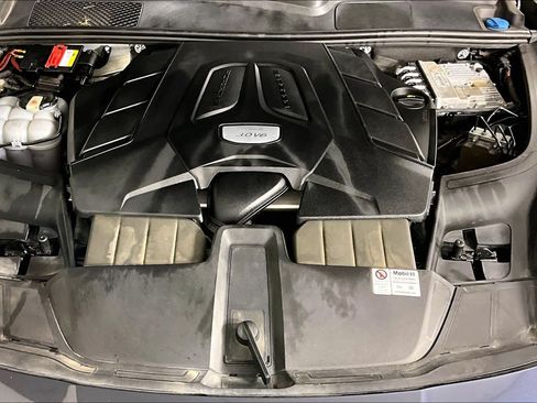 Used 2020 Porsche Cayenne AWD/4WD image 29