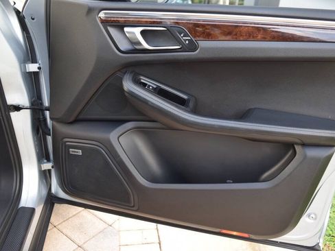 Used 2016 Porsche Macan S AWD/4WD image 73