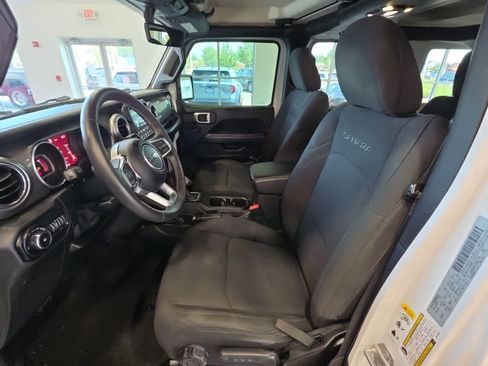 Used 2019 Jeep Wrangler Unlimited Sahara AWD/4WD image 19