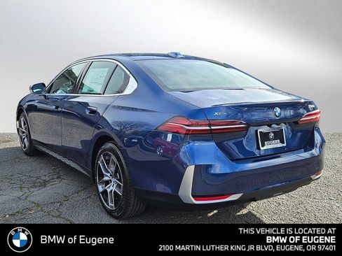 New 2026 BMW 530i xDrive w/ Premium Package image 5