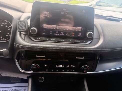 Used 2022 Nissan Rogue SV FWD image 15