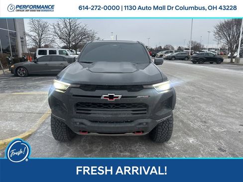 Used 2025 Chevrolet Colorado ZR2 w/ Technology Package image 9