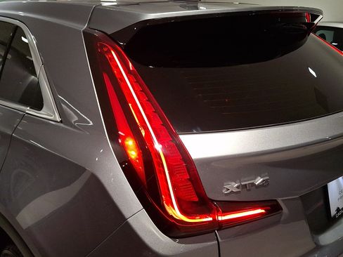 Certified 2023 Cadillac XT4 Luxury w/ Cold Weather Package FWD image 11