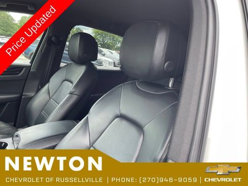 Used 2019 Porsche Cayenne AWD/4WD image 5