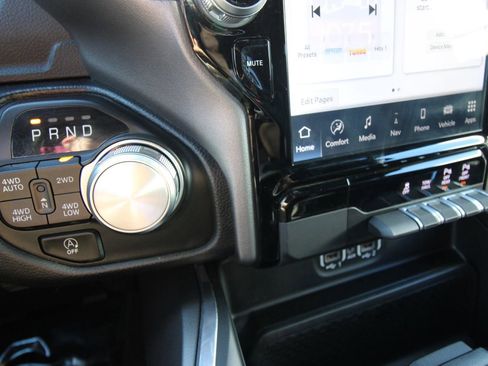 Used 2023 RAM 1500 Laramie AWD/4WD image 16