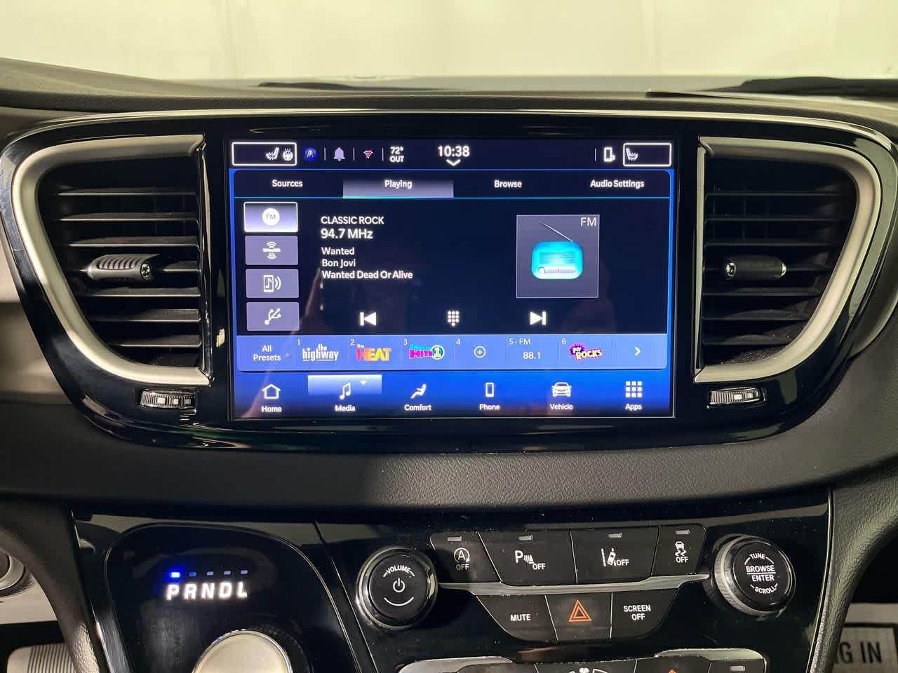 Used 2025 Chrysler Pacifica Select FWD image 18
