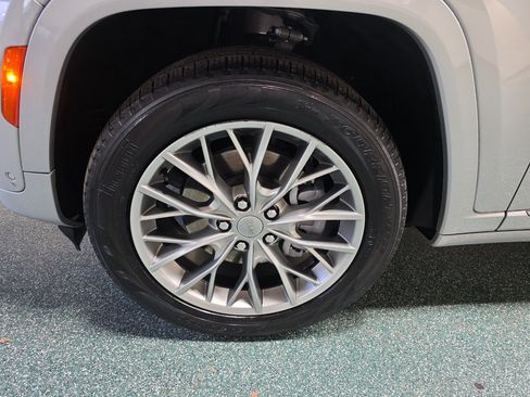 Used 2022 Jeep Grand Cherokee Summit image 12