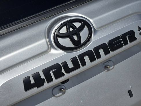 Used 2023 Toyota 4Runner SR5 Premium w/ Moonroof Package RWD image 18
