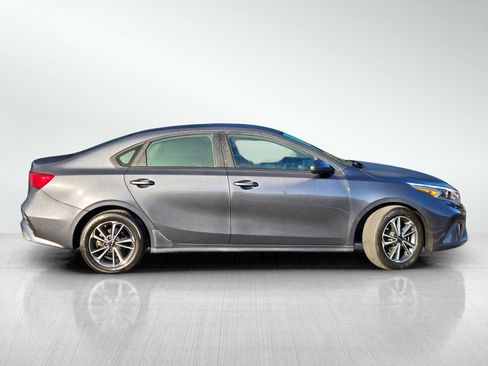 Certified 2023 Kia Forte LXS image 3