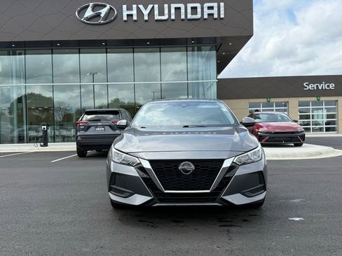 Used 2023 Nissan Sentra SV image 2