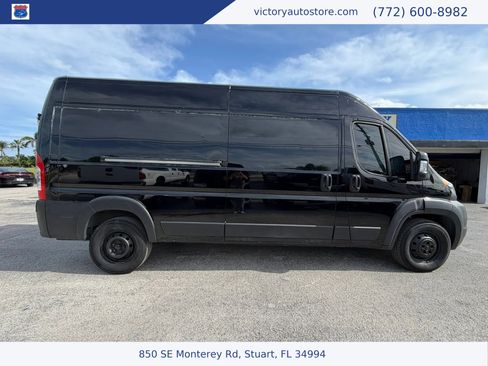 Used 2021 RAM ProMaster 2500 w/ Convenience Group FWD image 2