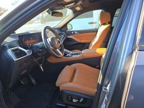 Used 2025 BMW X6 xDrive40i w/ Climate Comfort Package image 9