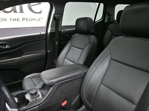 Used 2023 GMC Acadia SLT w/ Elevation Edition image 16