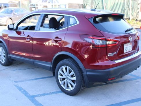 Used 2021 Nissan Rogue Sport SV image 6