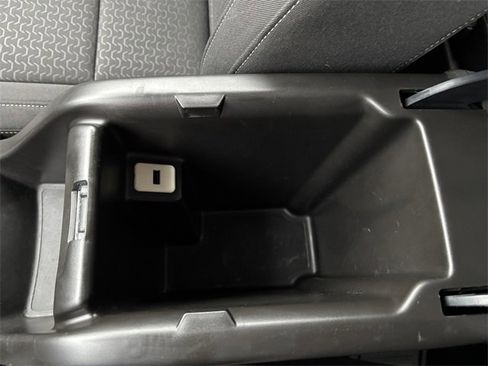 Used 2016 GMC Canyon SLE image 22