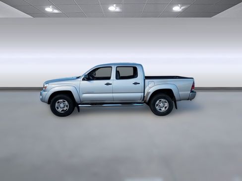 Used 2011 Toyota Tacoma PreRunner image 2