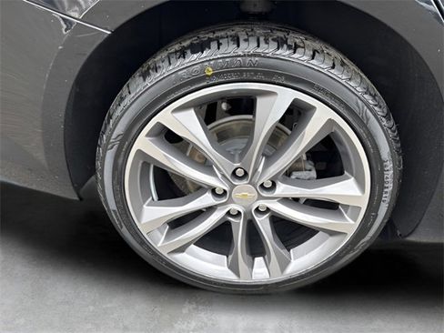 Used 2022 Chevrolet Malibu Premier image 11