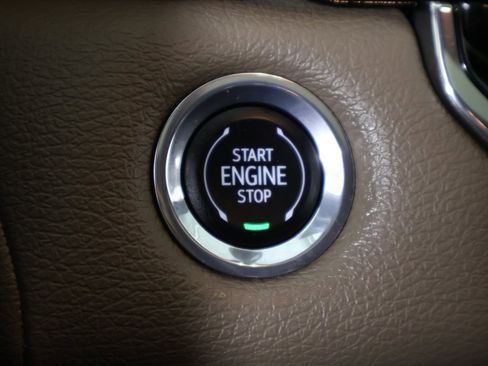 Used 2023 GMC Canyon Denali image 48