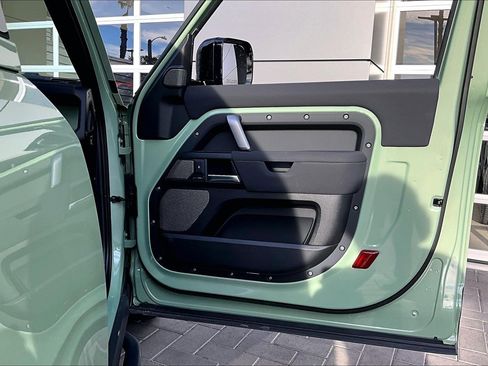 Used 2023 Land Rover Defender 110 75th Limited Edition image 24