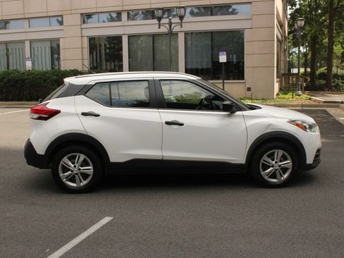 Used 2020 Nissan Kicks S FWD image 6