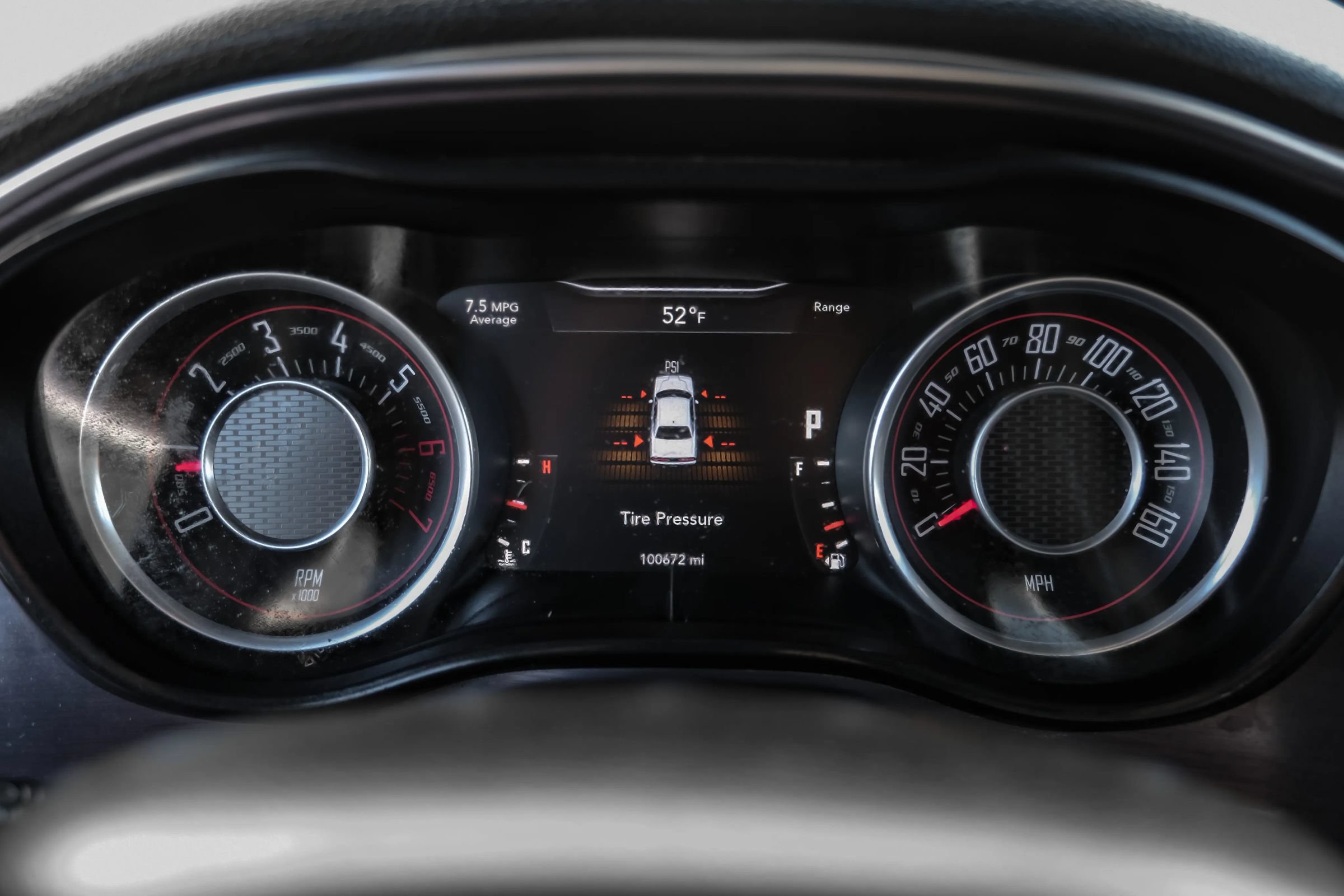 Used 2015 Dodge Challenger R/T RWD image 21