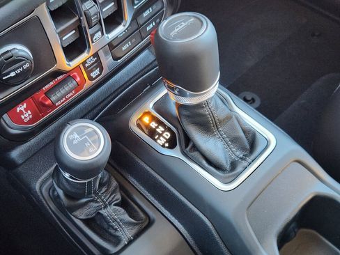 Used 2026 Jeep Gladiator Rubicon AWD/4WD image 19