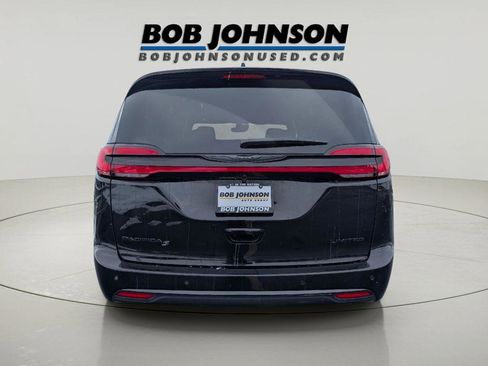 Used 2026 Chrysler Pacifica Limited w/ S Appearance Package image 5