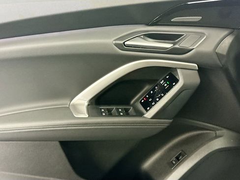 Certified 2025 Audi Q5 2.0T Premium Plus w/ Premium Plus image 22