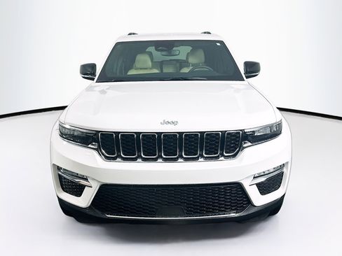 Used 2023 Jeep Grand Cherokee Limited image 2