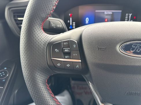 Certified 2024 Ford Escape ST-Line w/ Tech Pack #1 AWD/4WD image 28