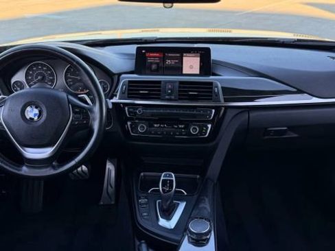 Used 2018 BMW 330i xDrive Sedan w/ Convenience Package image 27