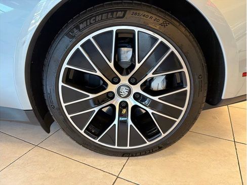 Used 2020 Porsche Taycan AWD/4WD image 37