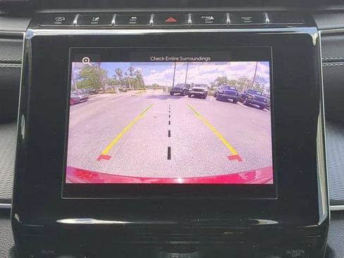 Certified 2024 Jeep Grand Cherokee Laredo AWD/4WD image 24
